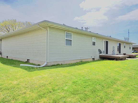 3rd image of 1415 Dakota Dr