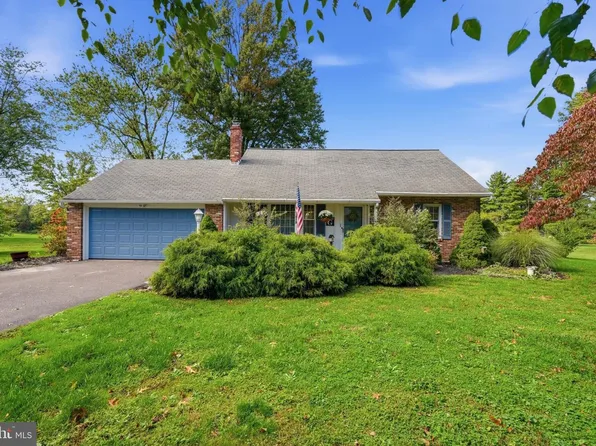 1103 Fairhill Rd, Sellersville, PA 18960