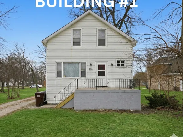 1307 W 173rd St, Hazel Crest, IL 60429