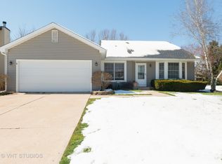 309 Village Trl, McHenry, IL