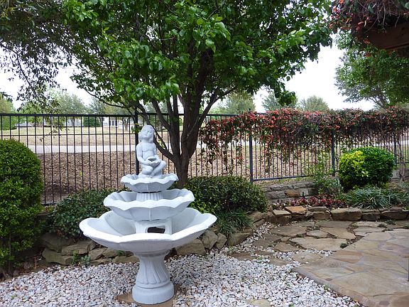 3rd image of 2916 Prestonwood Dr