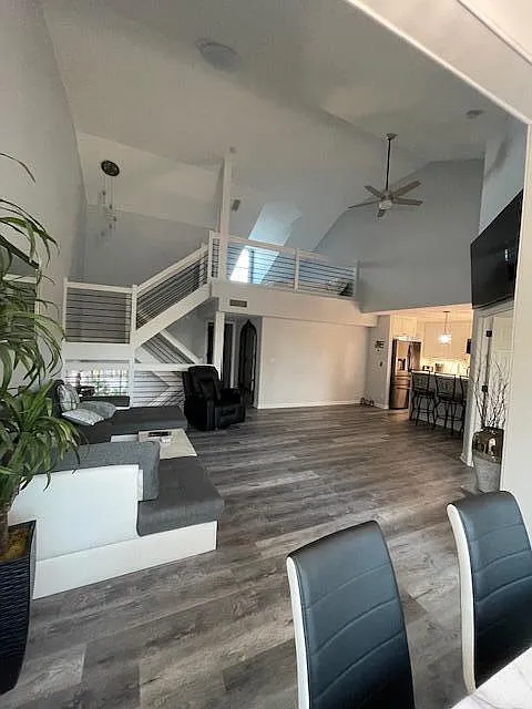 2 bed, 2.0 bath, 1346 sqft, $3,700 — Photo 4