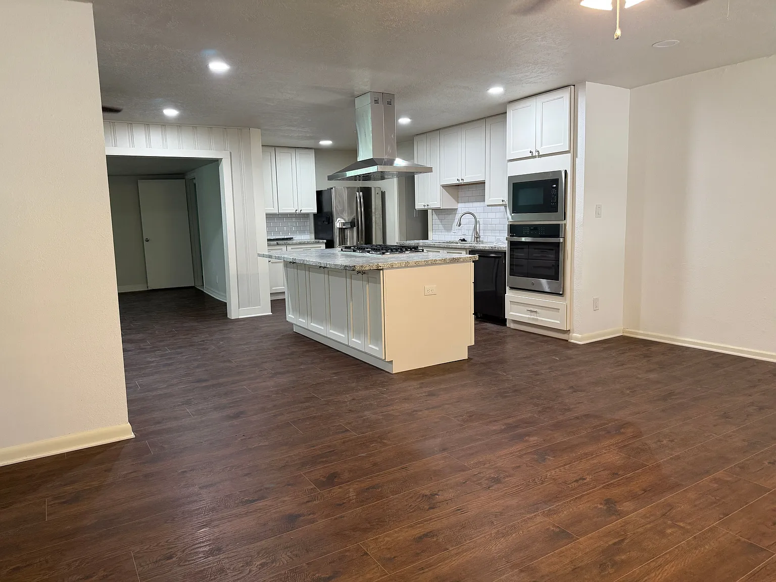 4 bed, 3.0 bath, 1992 sqft, $2,100 — Photo 3