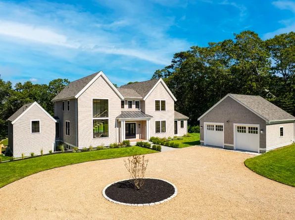 41 Crowell Ln, Tisbury, MA 02568