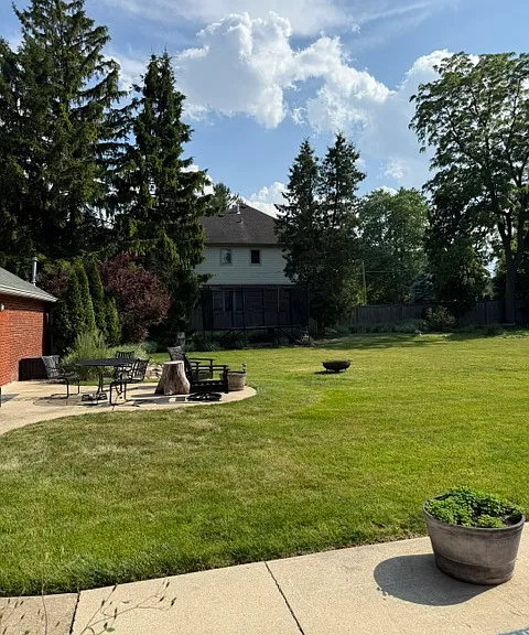 125 W Naperville Rd — Photo 17