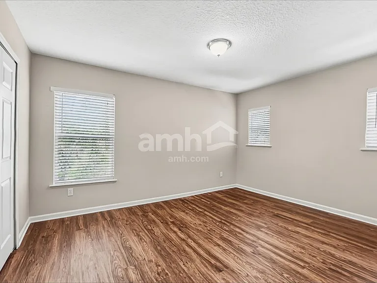 664 Mackenzie Cir — Photo 17