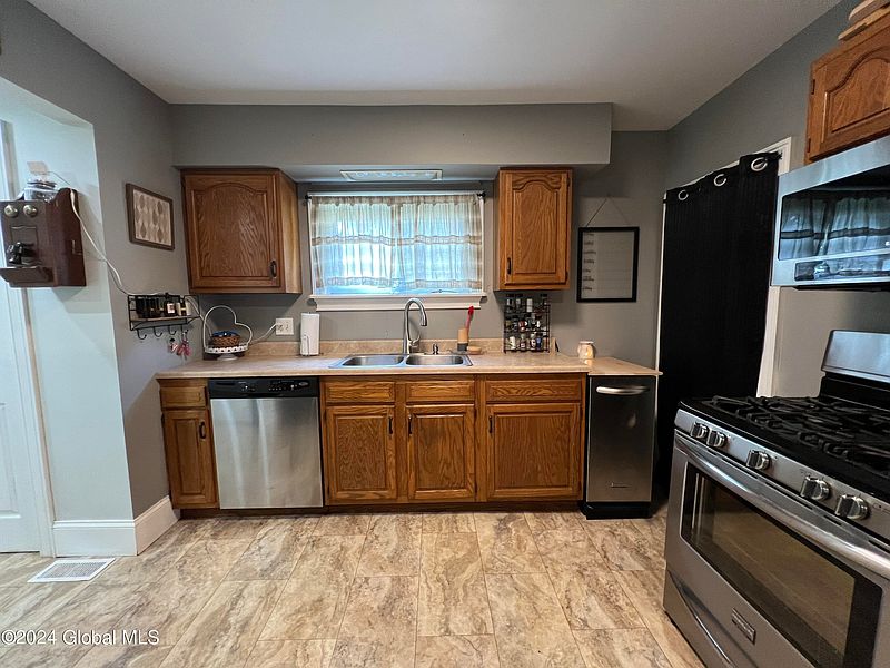 2nd image of 13 Union Street
