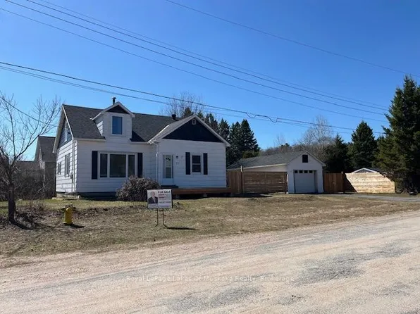 27 Lincoln Ave, South River, ON P0A 1X0
