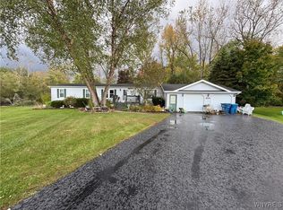 6298 Corwin Sta, Newfane, NY 14108