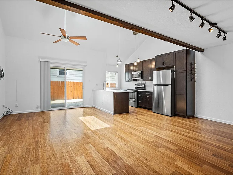 1504 Bridgeway Dr #B — Photo 4