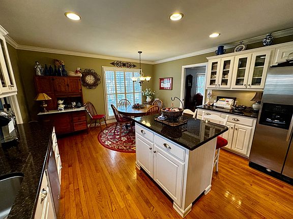 4th image of 2530 Weathersford Rd