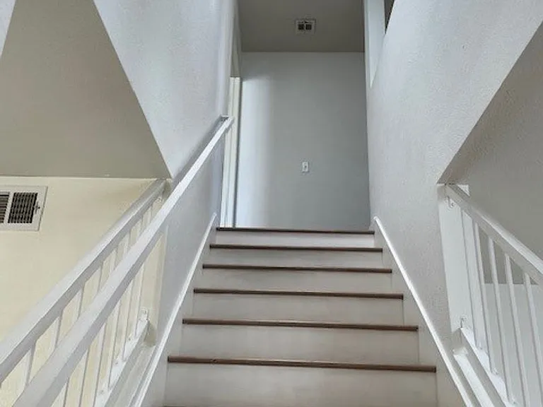 8401 Sewards Bluff Ave — Photo 20