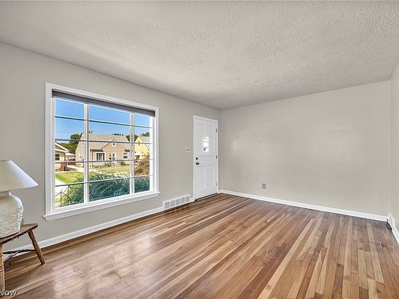 5th image of 6803 Ridgewood Ave