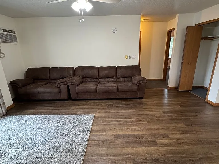 90 E Gridley Ave — Photo 40
