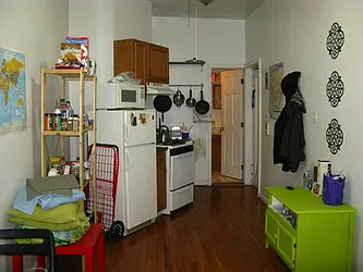 Rented by Maximus Realty Group