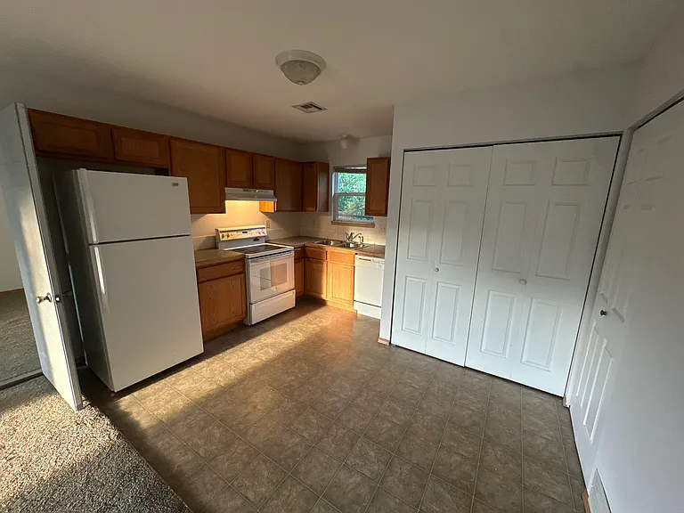 2941 W Elm St — Photo 3