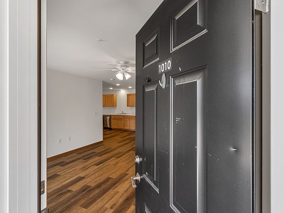 4th image of 1522 Greenfield St #1010