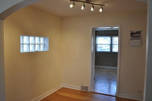 3rd image of 2522 N Elm St
