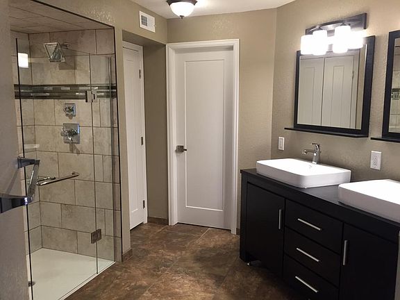 Master bath suite, oversized shower