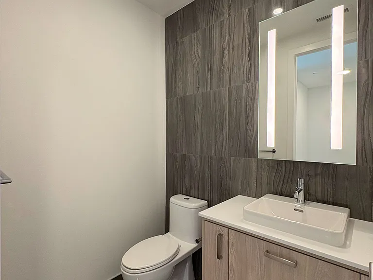858 Dupont St #Penthouse 17 — Photo 10