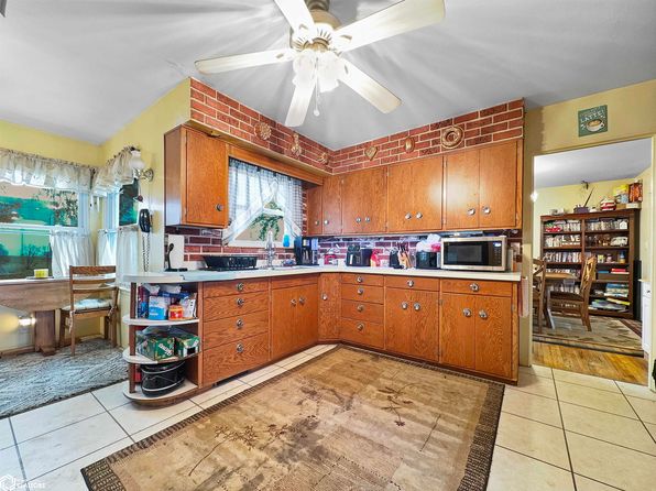 29 Windsor Blvd, Hampton, IA 50441