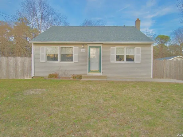 949 Taylor Avenue, East Patchogue, NY 11772