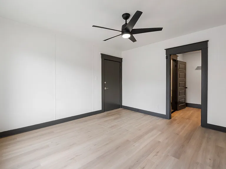Kensington Apartments — Photo 68