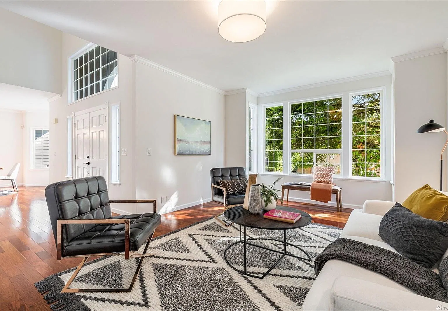 5 bed, 3326 sqft, $5,200 — Photo 4