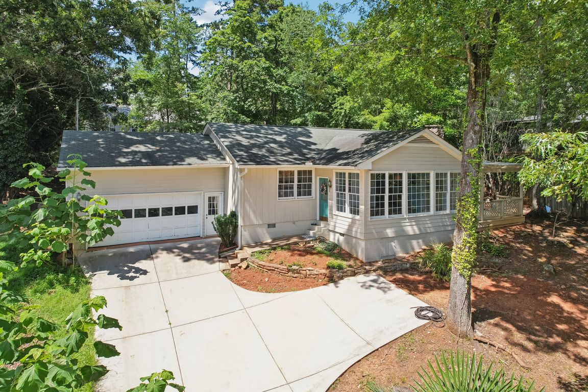 Cameron Cir-S0307-033.jpg