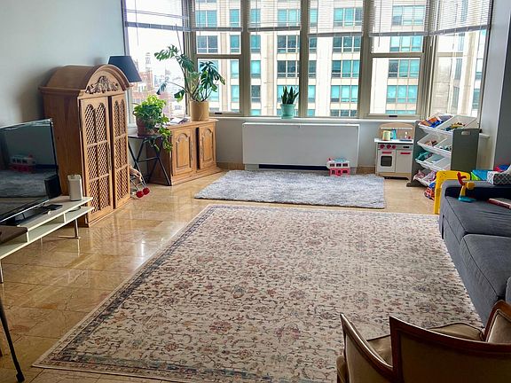3rd image of 525 W Hawthorne Pl APT 2108