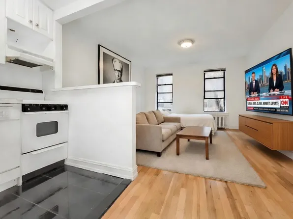 241 East 46th Street image 1 of 5