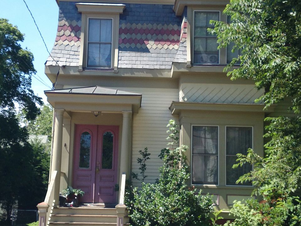 2nd image of 307 Park St