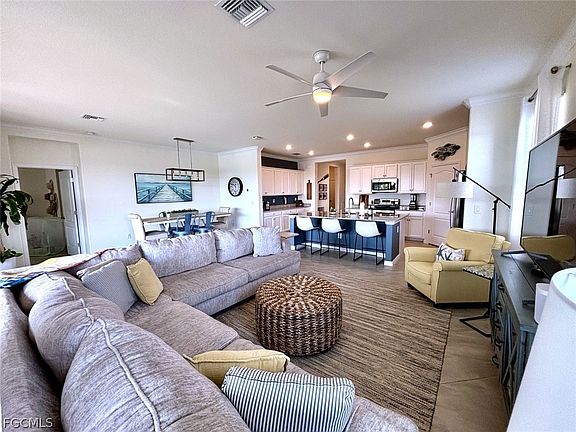 3rd image of 3306 Pasadena Ct
