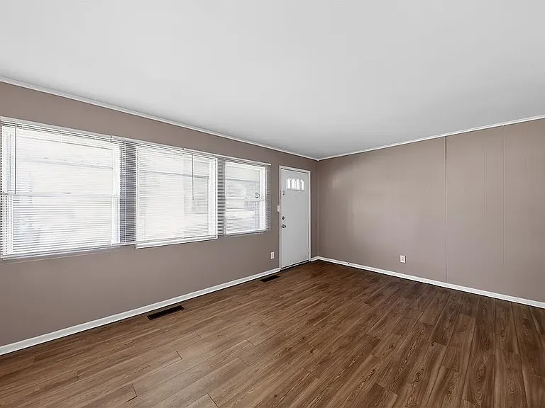4176 Mapleleaf Dr — Photo 8