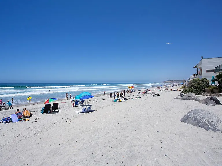 Del Mar Beach! San Diego's hidden gem! Great for families, boogie boarding, long walks and surfing!