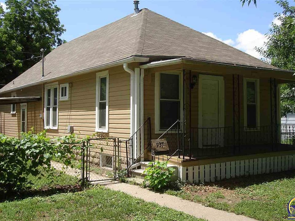 1st image of 937 NE Arter Ave
