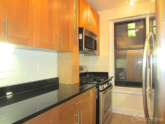 Rented by City Connections Realty | media 15