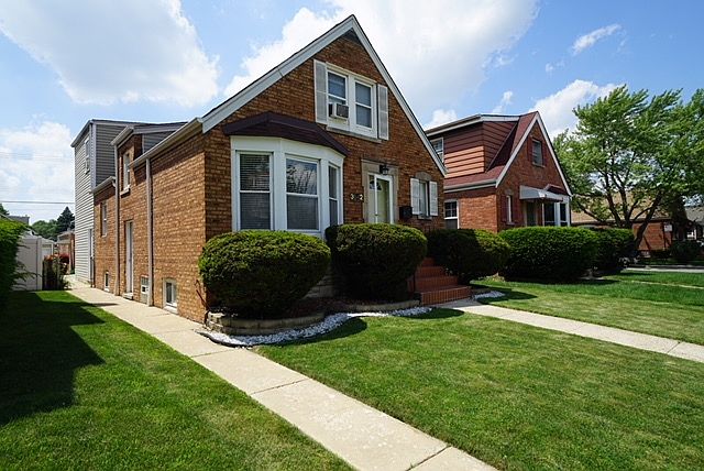1st image of 3642 N Oconto Ave