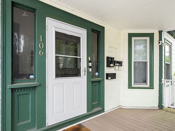 2nd image of 106 Lonsdale St #1