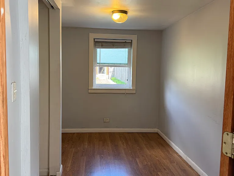 2616 S Hillock Ave #BASEMENT — Photo 4