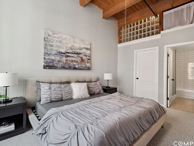 701 W Jackson Blvd #401 — Photo 14
