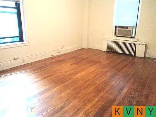 Rented by KVNY Soho | media 8