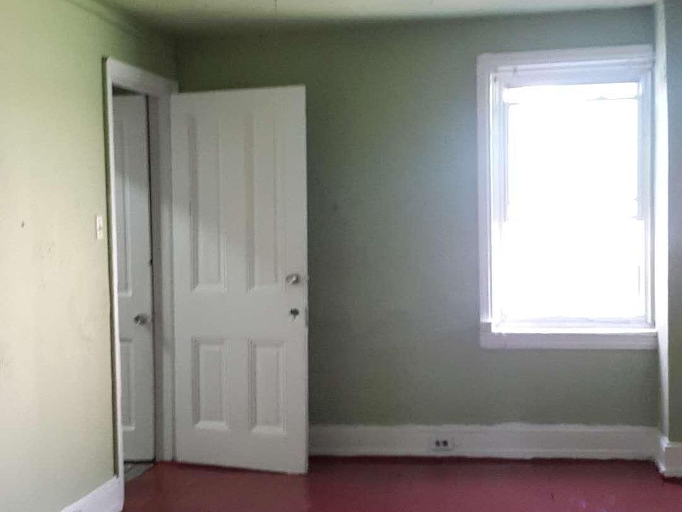 1st image of 411 E Girard Ave