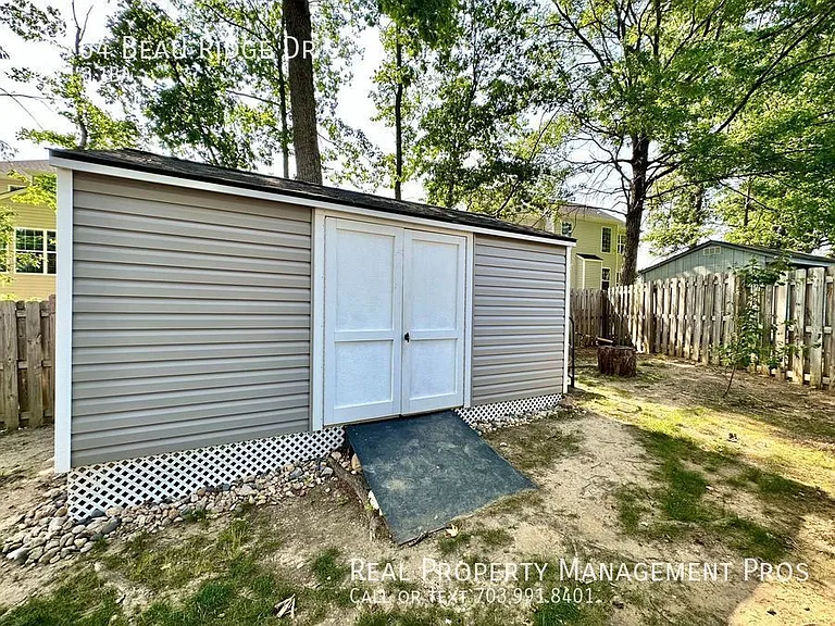 15764 Beau Ridge Dr — Photo 37