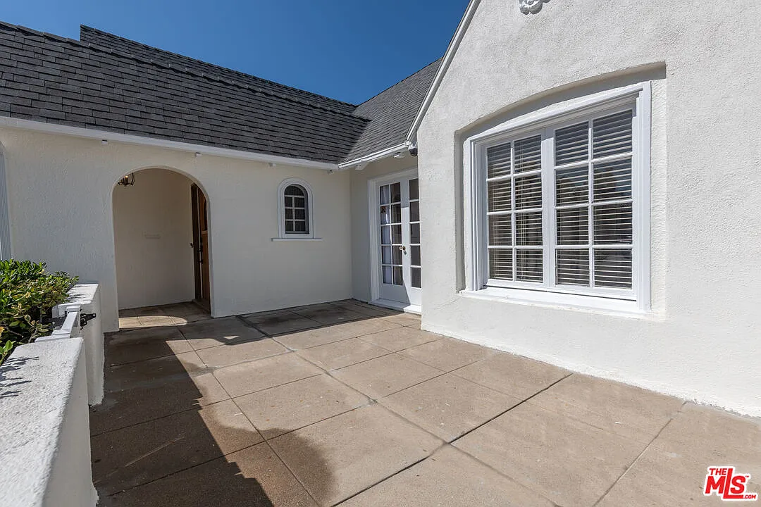 3 bed, 2.0 bath, 1816 sqft, $6,300 — Photo 4