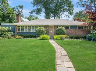 1 Short St, Roslyn Heights, NY 11577