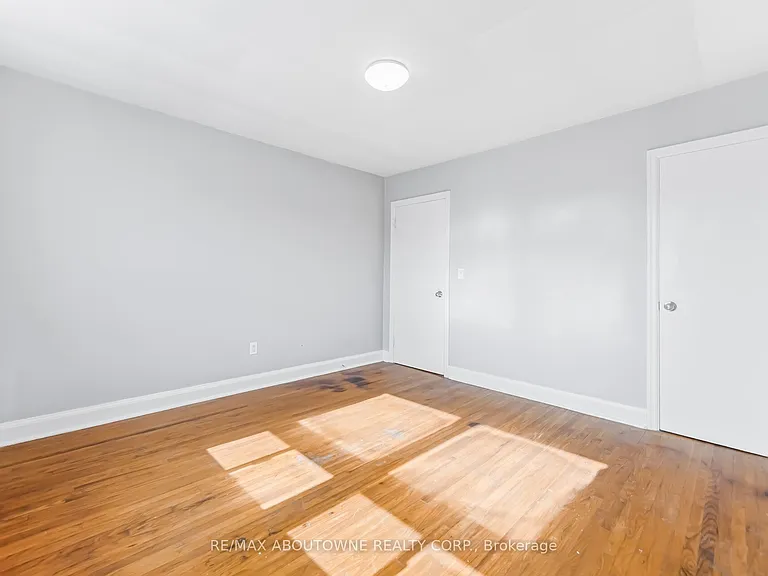 1047 Churchill Ave E #5 — Photo 24