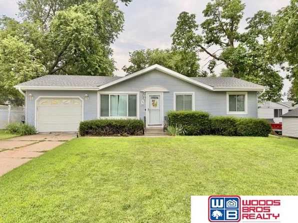 903 Jackson Ave, Seward, NE 68434