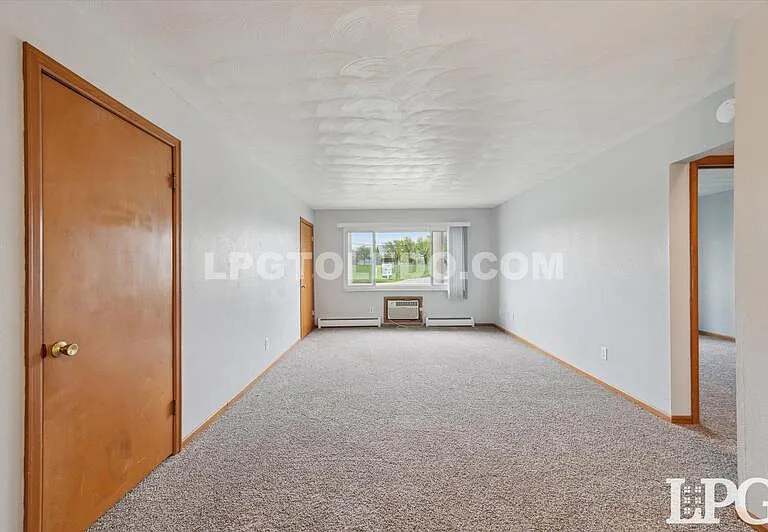 3310 Arlington Ave #4 — Photo 2