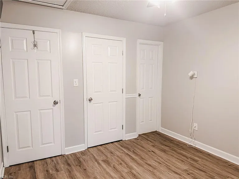 5433 Campus Dr — Photo 16